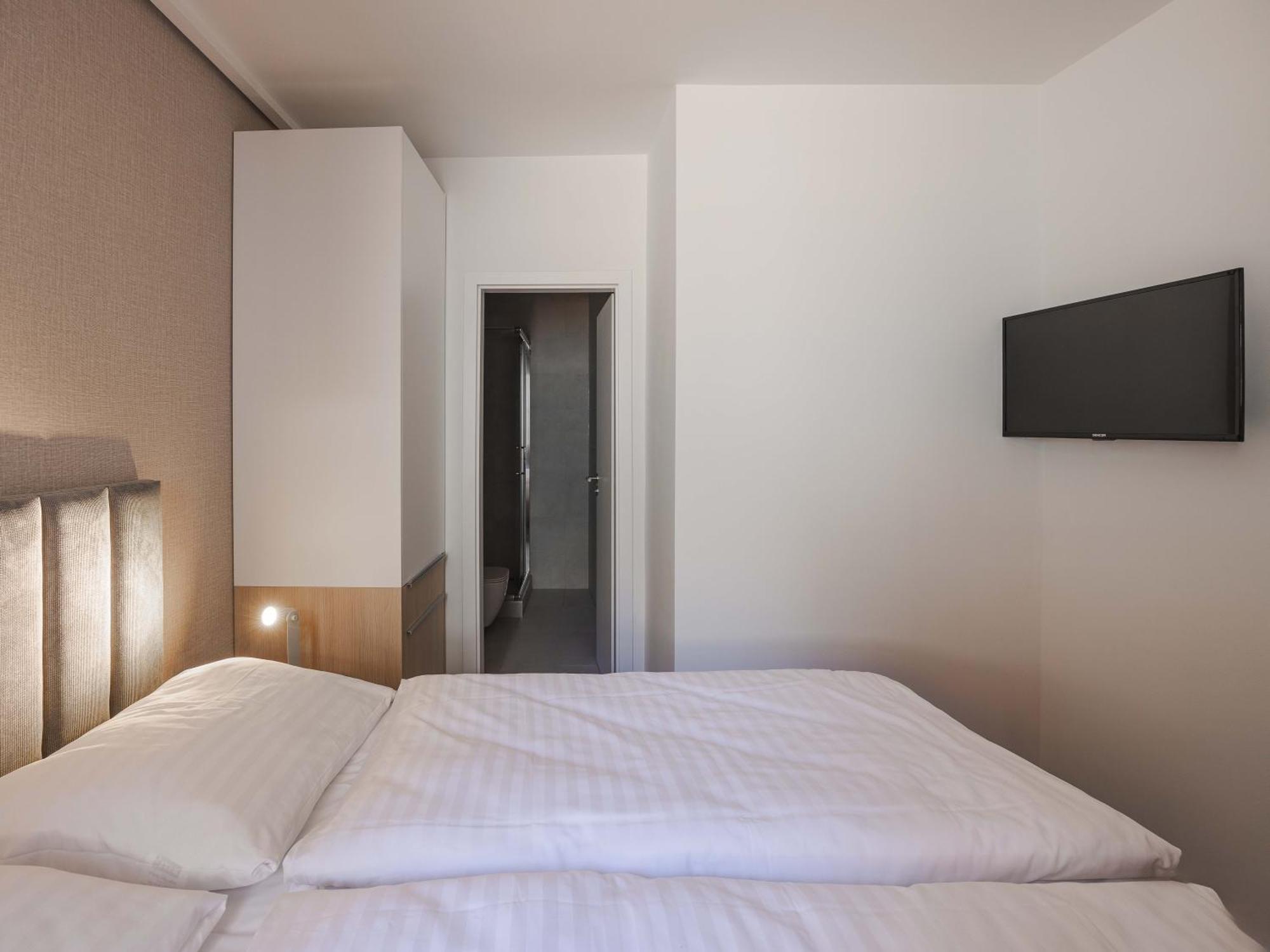 Hotel Taxis Bratislava - New Rooms Екстериор снимка