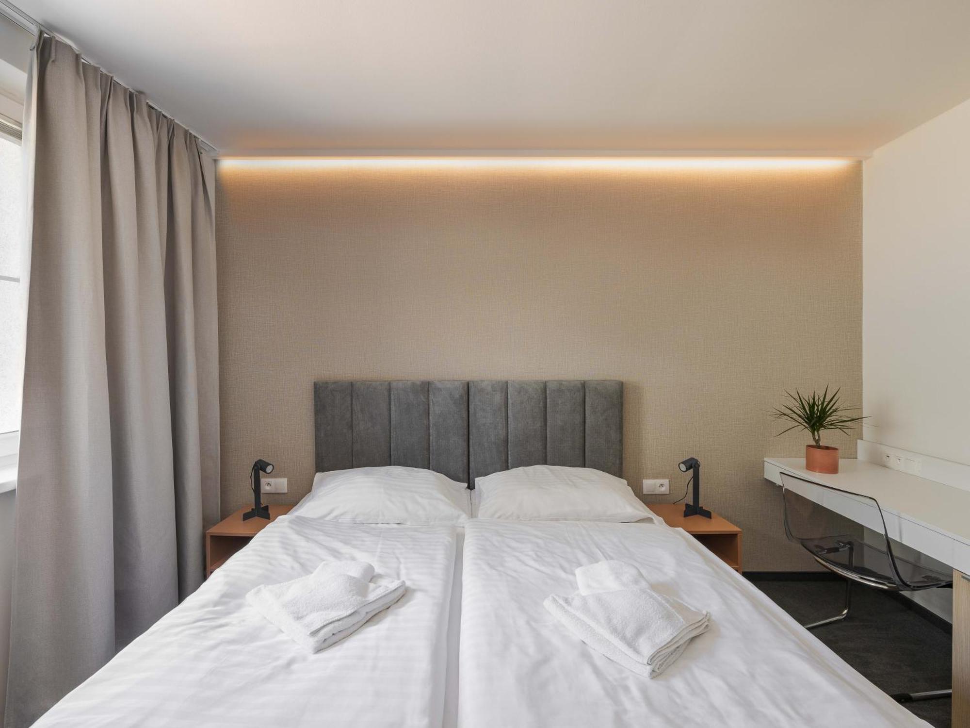 Hotel Taxis Bratislava - New Rooms Екстериор снимка